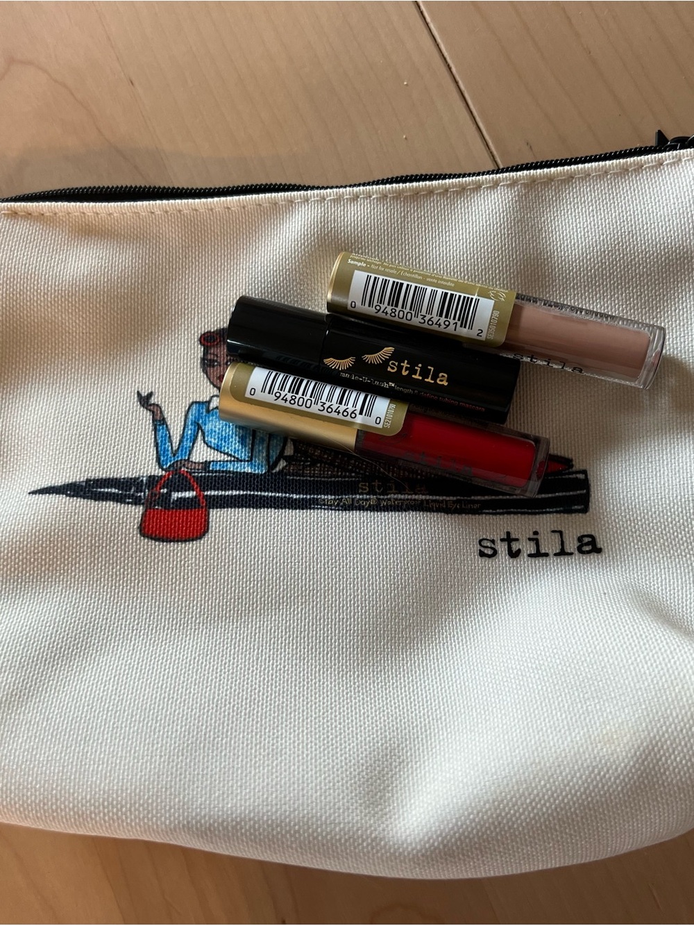 Stila Cosmetic Bag w/ Mini Red Liquid Lipstick, Mascara & Liquid Eyeshadow